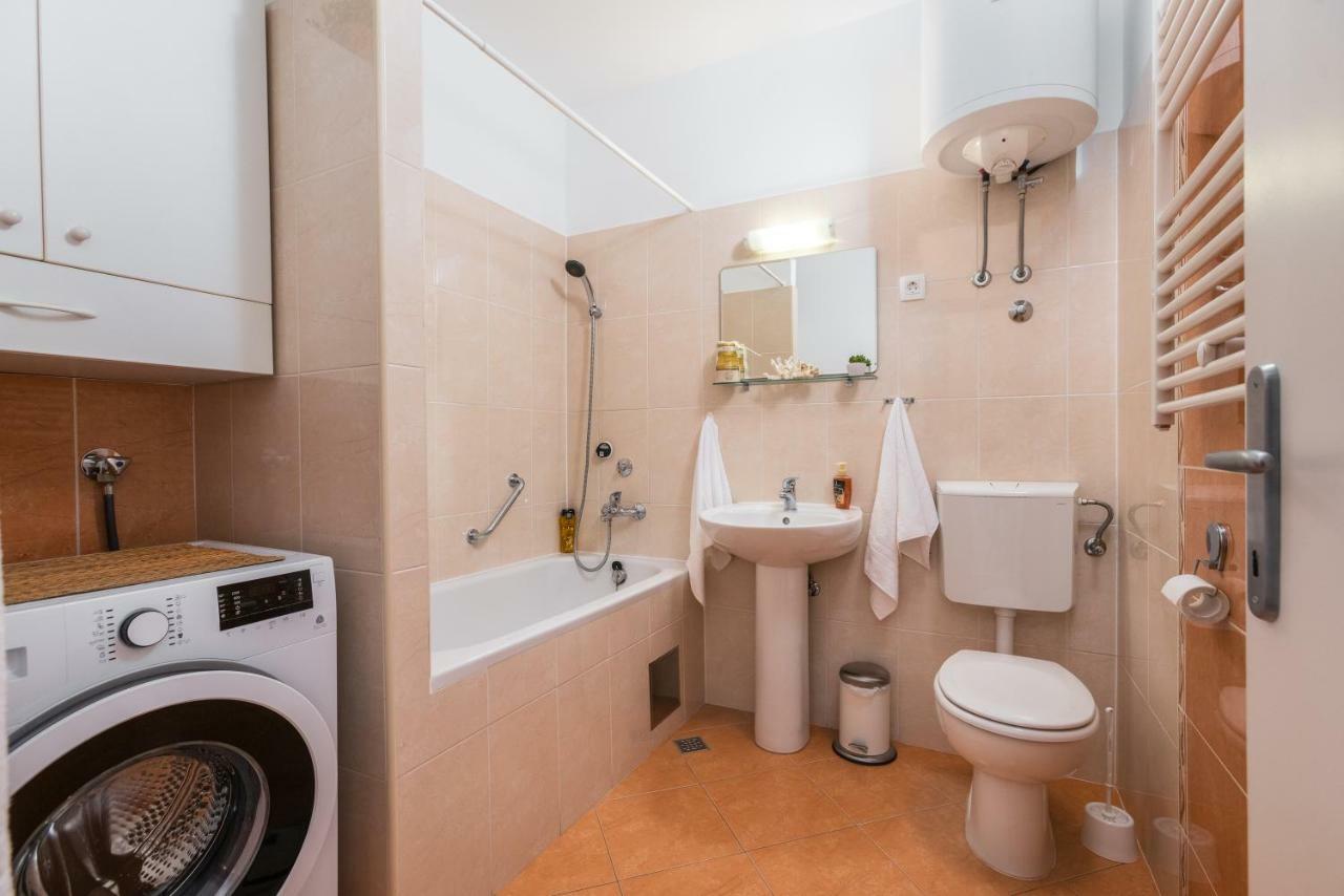 Apartment Romana With A Spacious Terrace Spalato Esterno foto